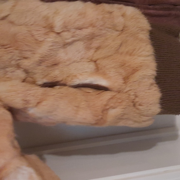 Beautiful tan and browns Vintage Rabbit Fur 1970's Jacket - Picture 2 of 8